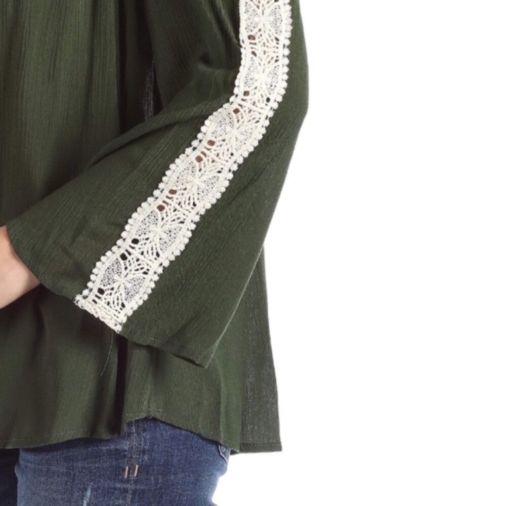💥 SALE Crochet Lace Trim Bell Sleeve Cold Shoulder Blouse - Picture 3 of 3